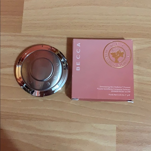 BECCA Other - Becca shimmering pressed highlighter